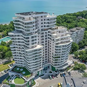 Luxury Alix Apartment